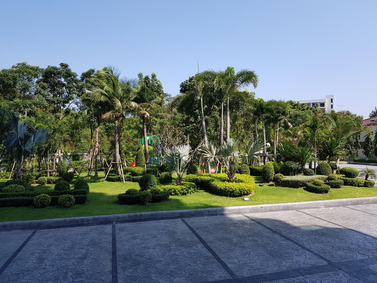Dusit Grand Condo View Jomtien Beach Exterior photo